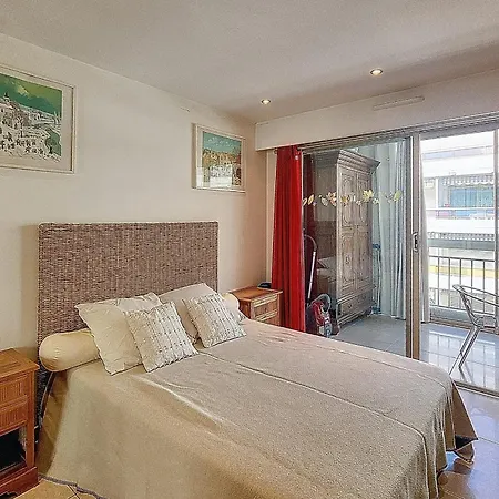 Henri Camille Real Estate - Kent - Huge 2 Bedrooms Appt - 5 Min Croisette * Cannes