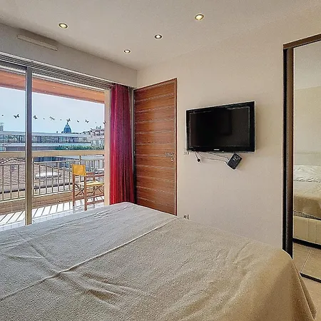 Henri Camille Real Estate - Kent - Huge 2 Bedrooms Appt - 5 Min Croisette Cannes