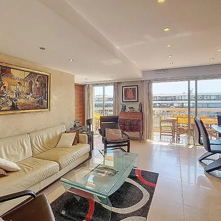 Henri Camille Real Estate - Kent - Huge 2 Bedrooms Appt - 5 Min Croisette Holiday home
